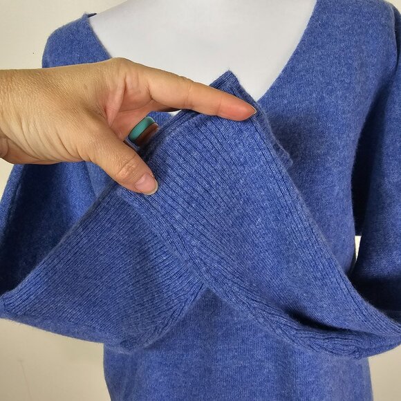 Liny Xin Womens V-Neck Superfine Merino Wool Sweater Sz M Blue Academia Preppy - Picture 4 of 10